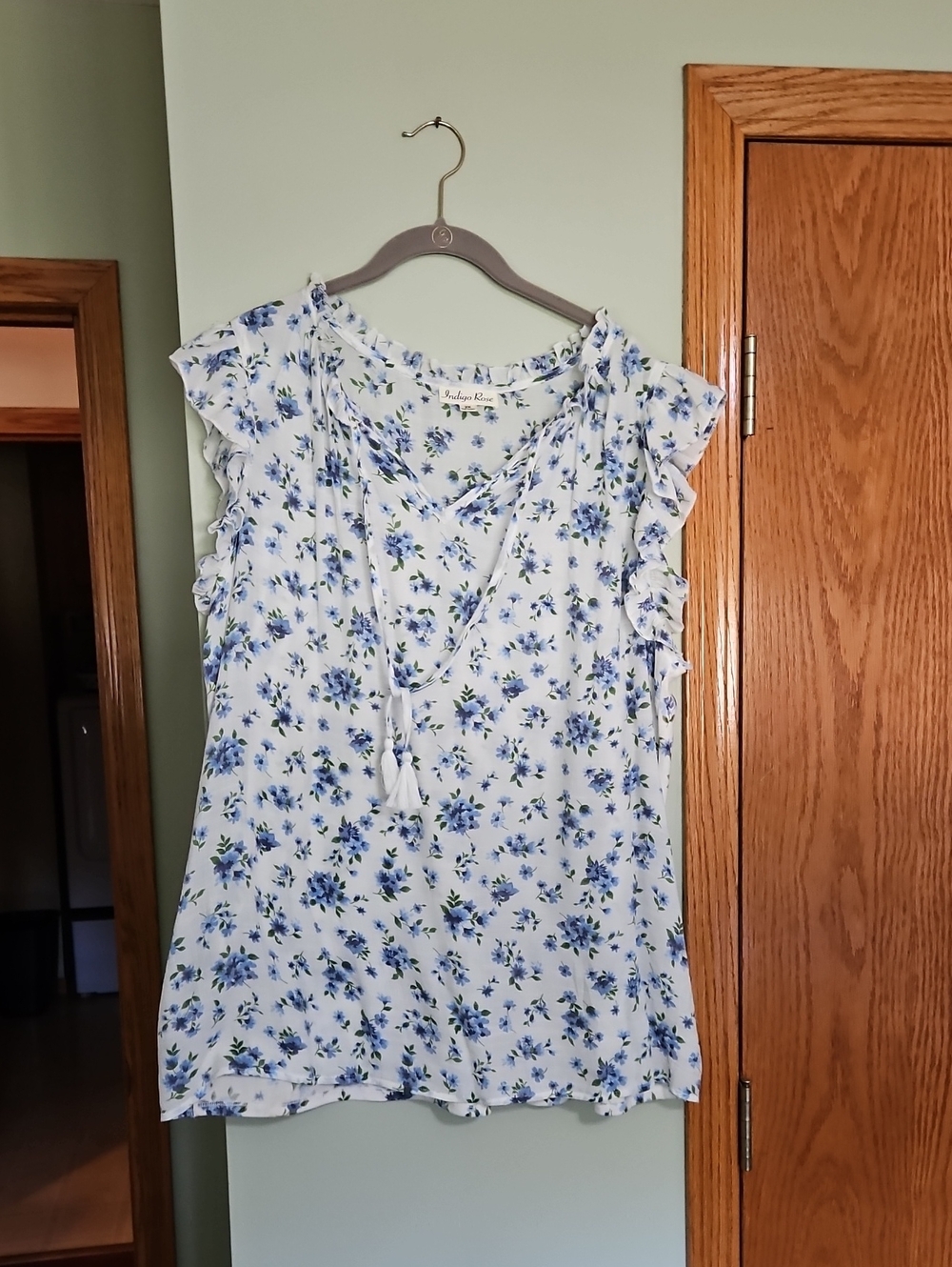 Indigo Rose White Floral Tassel Ruffle Sleeve Top